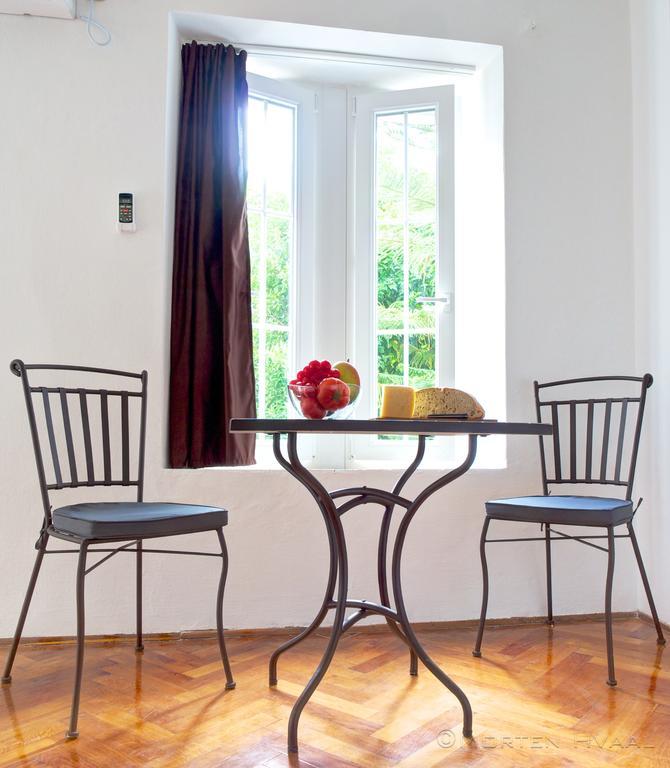White House Apartments 코츌라 객실 사진