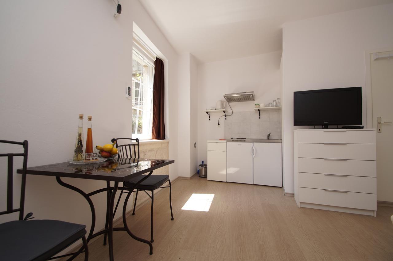 White House Apartments 코츌라 외부 사진
