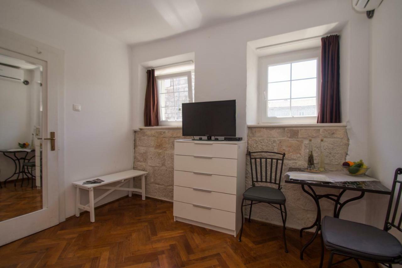 White House Apartments 코츌라 외부 사진