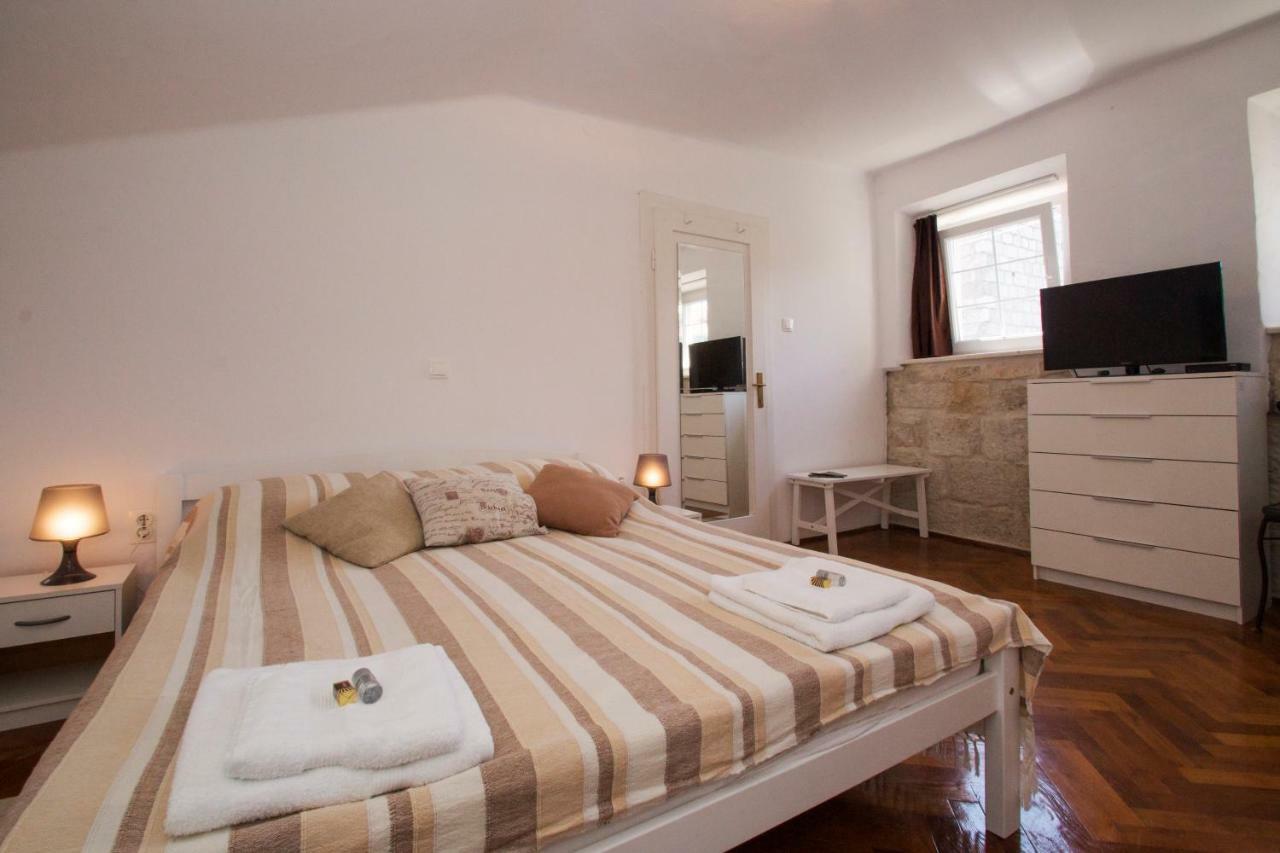 White House Apartments 코츌라 외부 사진