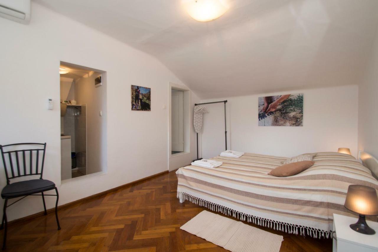 White House Apartments 코츌라 외부 사진