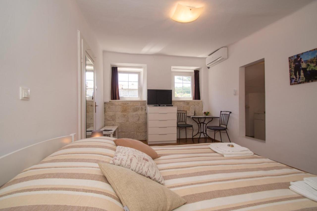 White House Apartments 코츌라 외부 사진